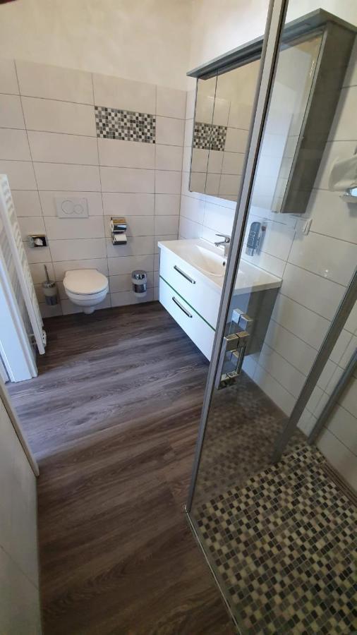 Air Rooms Hotel Kelsterbach Esterno foto